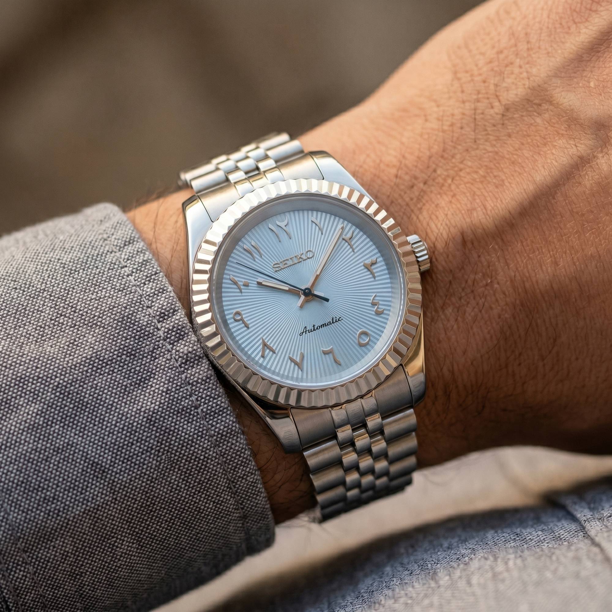 Horalys - Montre Seiko Mod Datejust Arabic Bleu Image
